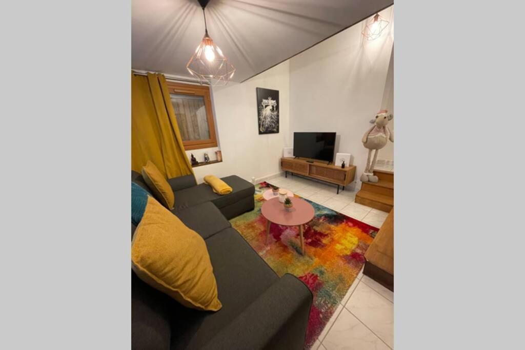 Appartement «La Vie Est Belle» Au Coeur De Sezanne Ngoại thất bức ảnh